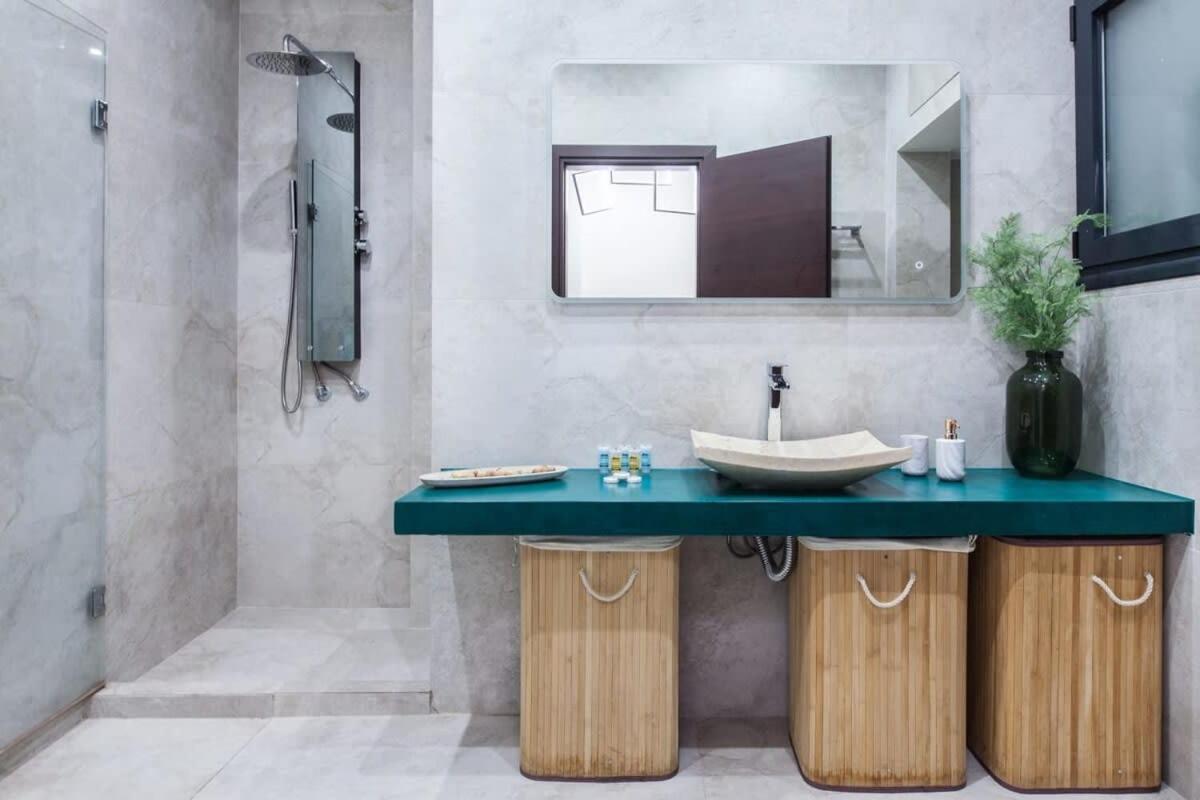 Beautiful Elegant Apartment Next To Monastiraki Atena Exterior foto